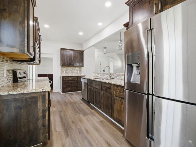 1436 S Pickwick Avenue, Springfield, MO 65804