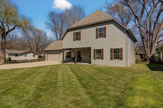 1436 S Pickwick Avenue, Springfield, MO 65804