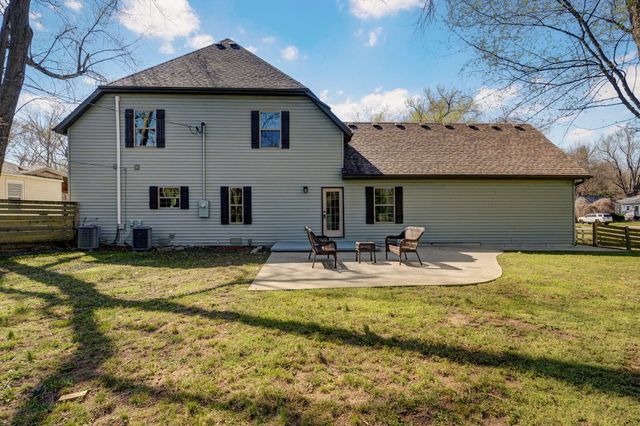 1436 S Pickwick Avenue, Springfield, MO 65804