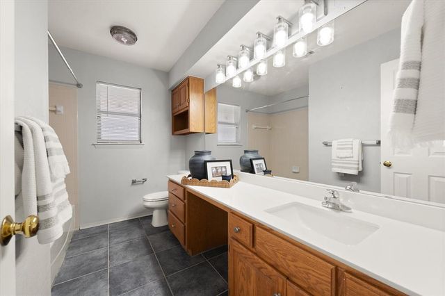 1116 Earl A Rodkey Drive, Edmond, OK 73003