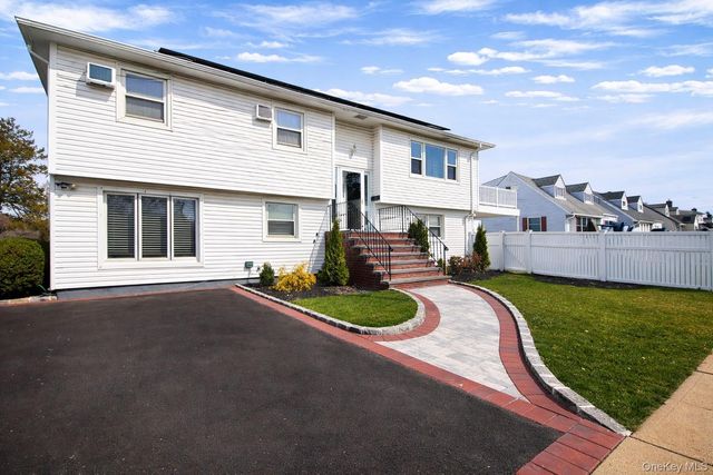 1827 Gerald Avenue, East Meadow, NY 11554