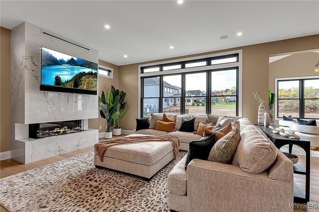 9797 Longleaf, Clarence, NY 14031