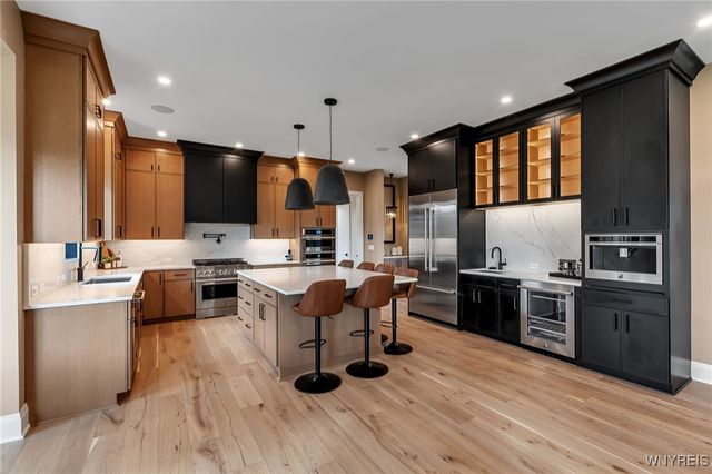 9797 Longleaf, Clarence, NY 14031