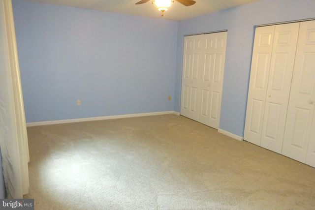 1858 FALCON LN, Chambersburg, PA 17202