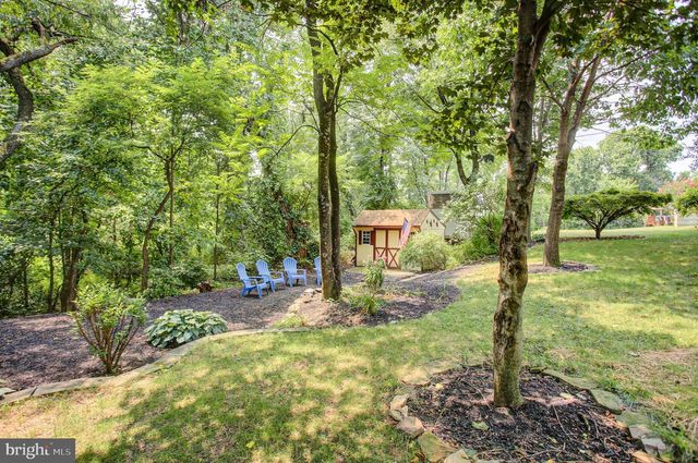 1858 FALCON LN, Chambersburg, PA 17202