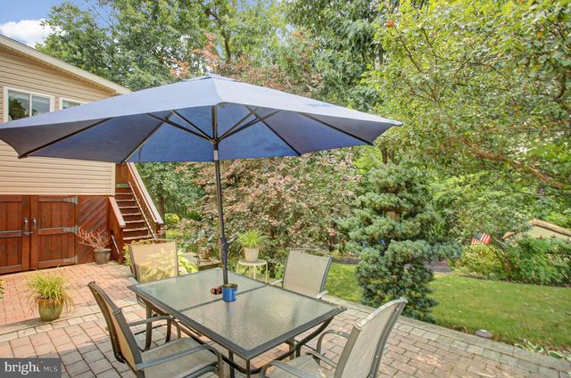 1858 FALCON LN, Chambersburg, PA 17202