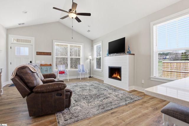 215 Amsterdam Road, Liberty, SC 29657