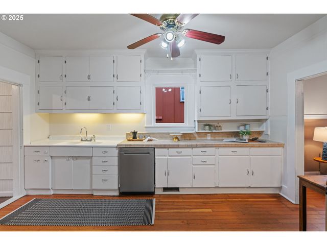 5415 Ne 14TH Pl, Portland, OR 97211