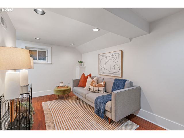 5415 Ne 14TH Pl, Portland, OR 97211