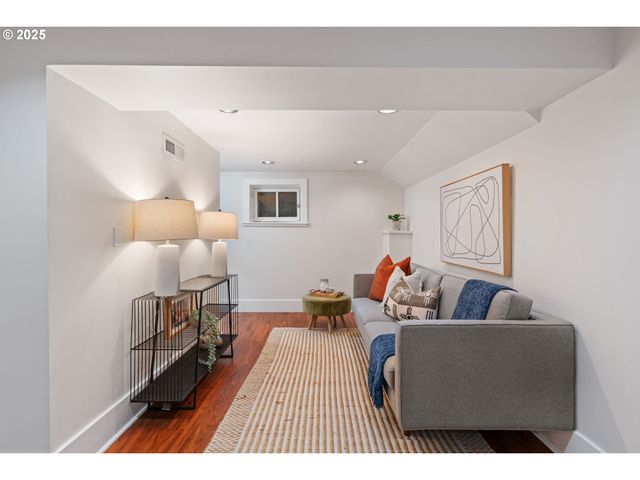 5415 Ne 14TH Pl, Portland, OR 97211