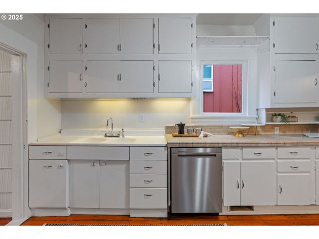 5415 Ne 14TH Pl, Portland, OR 97211