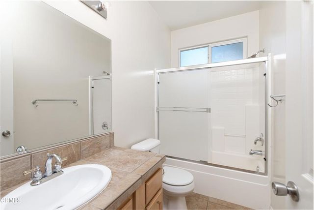 8811 Maggiore Lane, Bakersfield, CA 93312