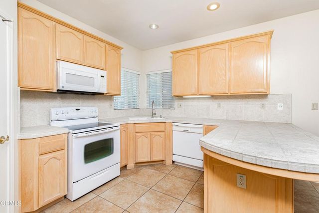 8811 Maggiore Lane, Bakersfield, CA 93312