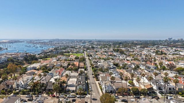 419 Goldenrod Avenue, Corona Del Mar, CA 92625