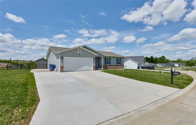 121 Arundel Drive, Troy, MO 63379