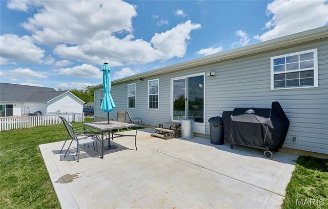 121 Arundel Drive, Troy, MO 63379