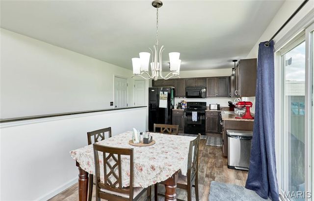 121 Arundel Drive, Troy, MO 63379