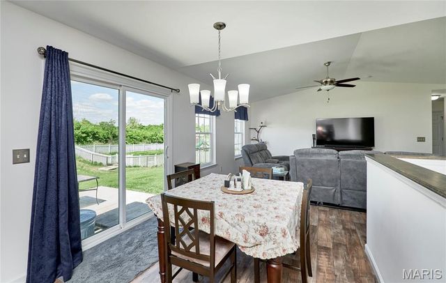121 Arundel Drive, Troy, MO 63379