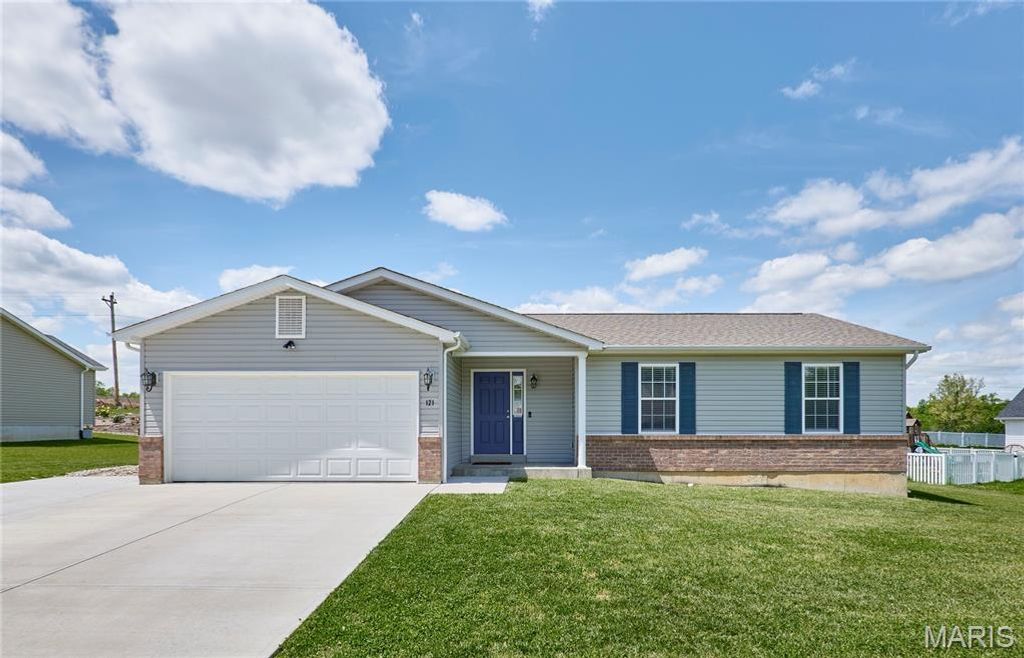 121 Arundel Drive, Troy, MO 63379
