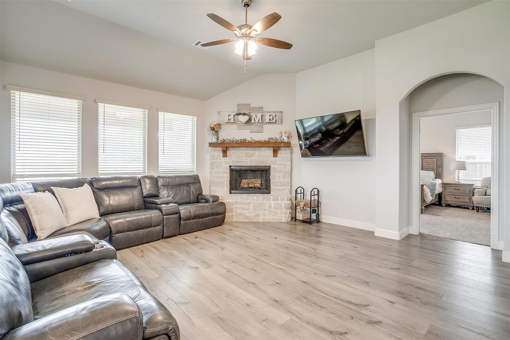 458 Mesquite Grove Road, Midlothian, TX 76065 — photo 5
