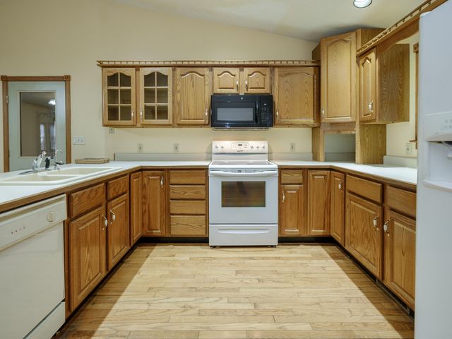 28459 Kelly Road, Burr Oak Twp, MI 49091