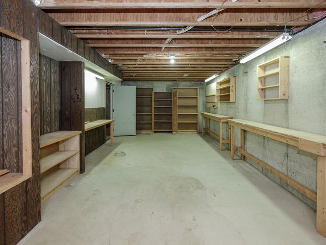 28459 Kelly Road, Burr Oak Twp, MI 49091