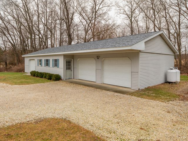 28459 Kelly Road, Burr Oak Twp, MI 49091