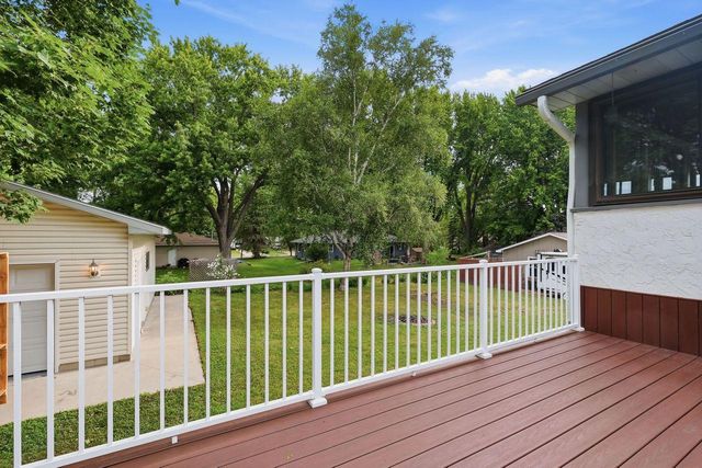 4027 Elmwood Drive, Saint Bonifacius, MN 55375