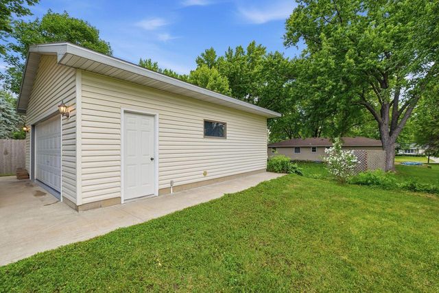 4027 Elmwood Drive, Saint Bonifacius, MN 55375