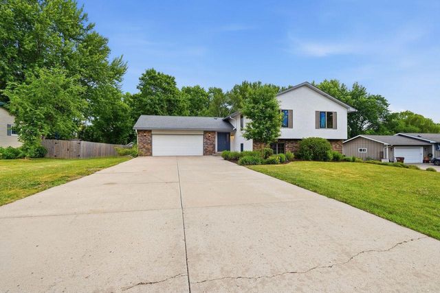 4027 Elmwood Drive, Saint Bonifacius, MN 55375