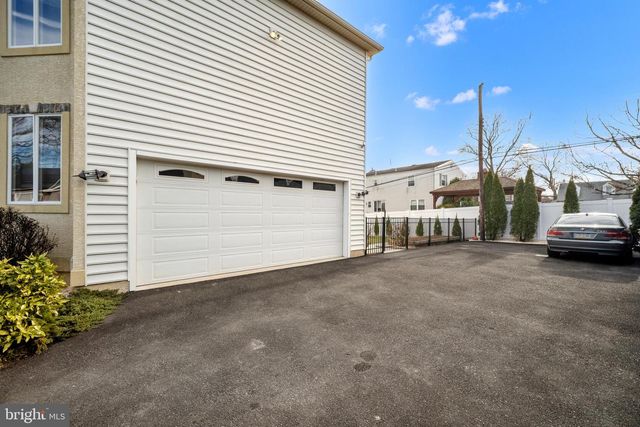 6379 STERLING AVE, Bensalem, PA 19020