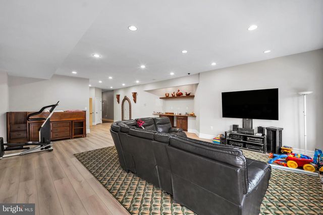 6379 STERLING AVE, Bensalem, PA 19020