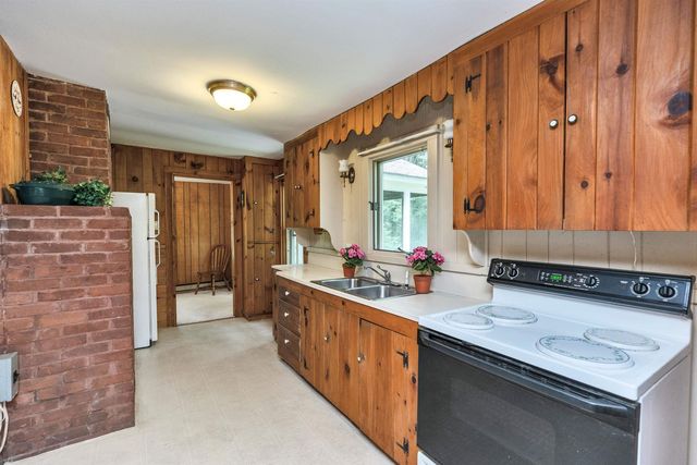 71 Headlands Road, Winchester, NH 03470