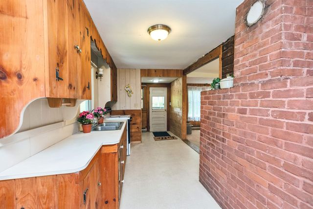 71 Headlands Road, Winchester, NH 03470