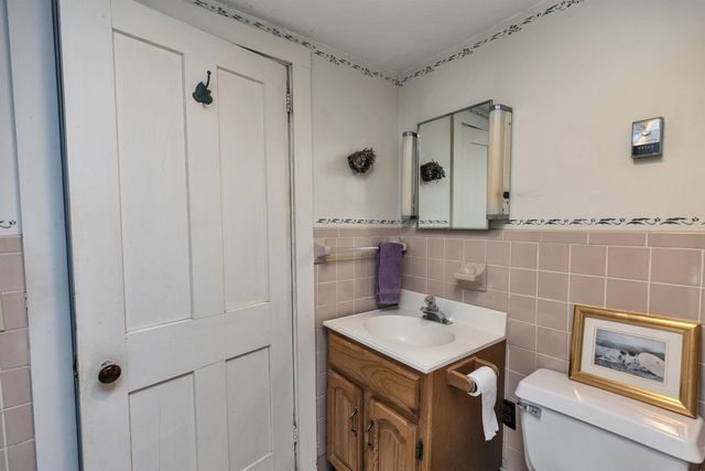 71 Headlands Road, Winchester, NH 03470