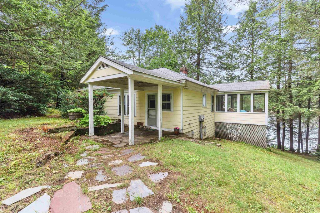 71 Headlands Road, Winchester, NH 03470