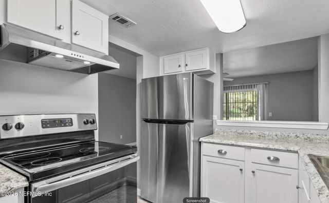 4330 PLAZA GATE Lane S 102, Jacksonville, FL 32217