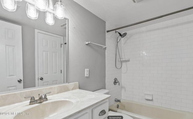 4330 PLAZA GATE Lane S 102, Jacksonville, FL 32217