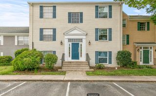 4330 PLAZA GATE Lane S 102, Jacksonville, FL 32217