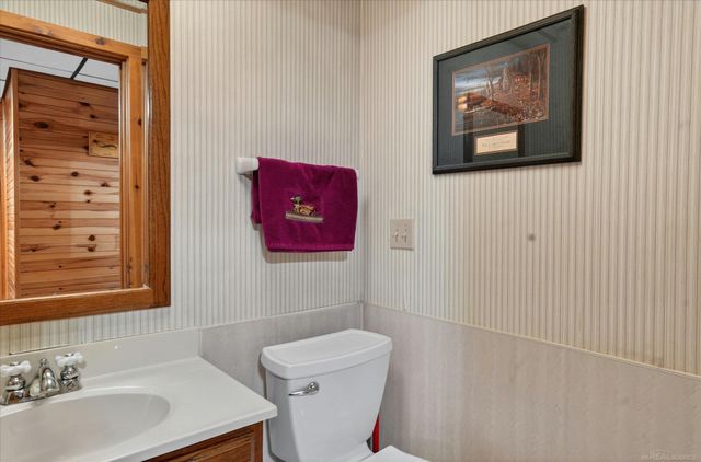 14601 Brookhurst Drive, Cement City, MI 49233