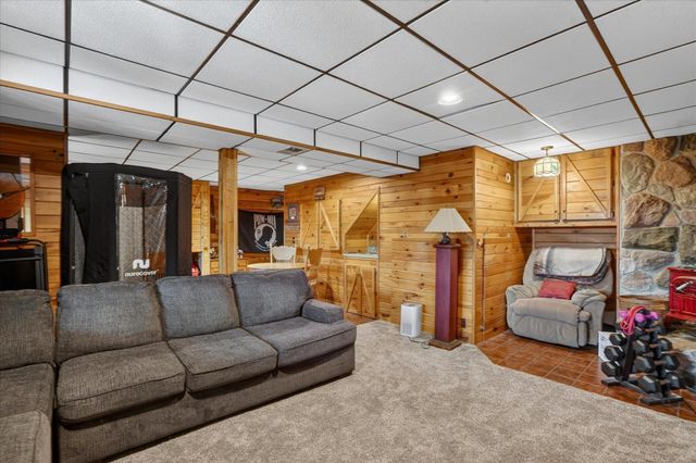 14601 Brookhurst Drive, Cement City, MI 49233