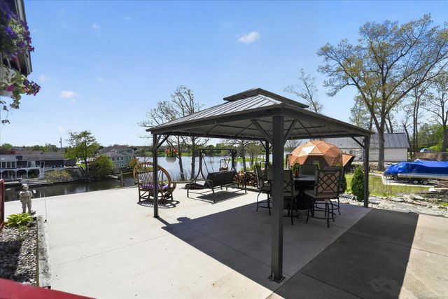 14601 Brookhurst Drive, Cement City, MI 49233