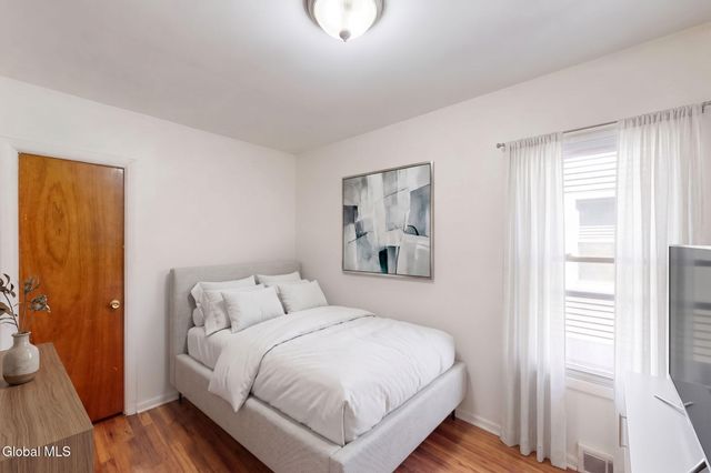 1315 Van Cortland Street, Schenectady, NY 12303