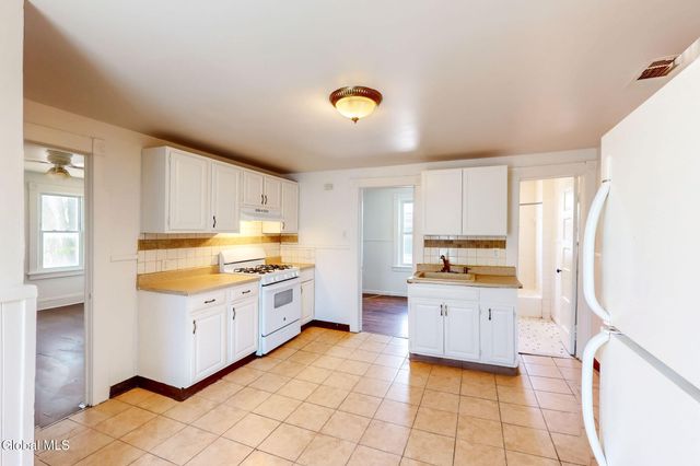 1315 Van Cortland Street, Schenectady, NY 12303