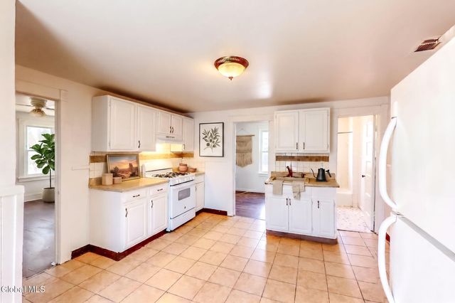 1315 Van Cortland Street, Schenectady, NY 12303