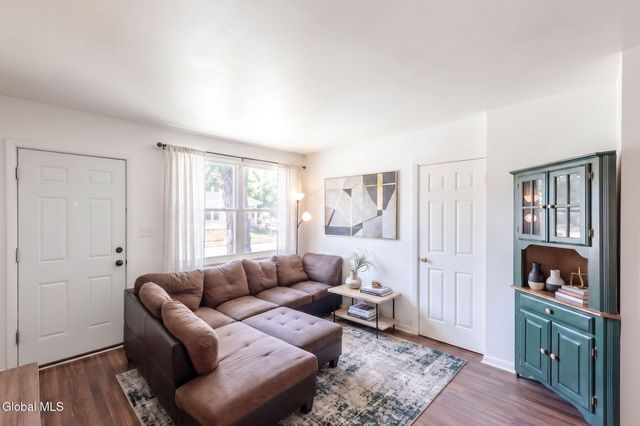 1315 Van Cortland Street, Schenectady, NY 12303