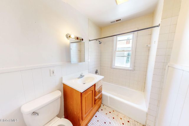 1315 Van Cortland Street, Schenectady, NY 12303