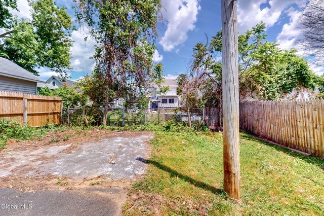 1315 Van Cortland Street, Schenectady, NY 12303