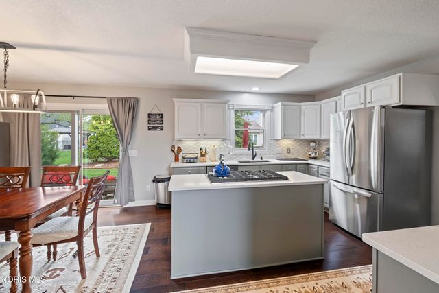 7710 Pilgrims Landing, Maumee, OH 43537