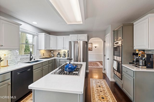 7710 Pilgrims Landing, Maumee, OH 43537